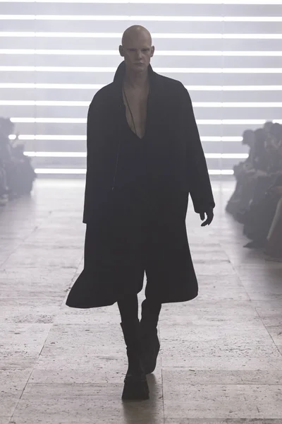 Look 50